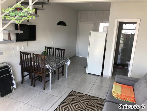 Villa Sobrados Aconchegante Com Piscina "Natisashouse" Bombinhas Esterno foto
